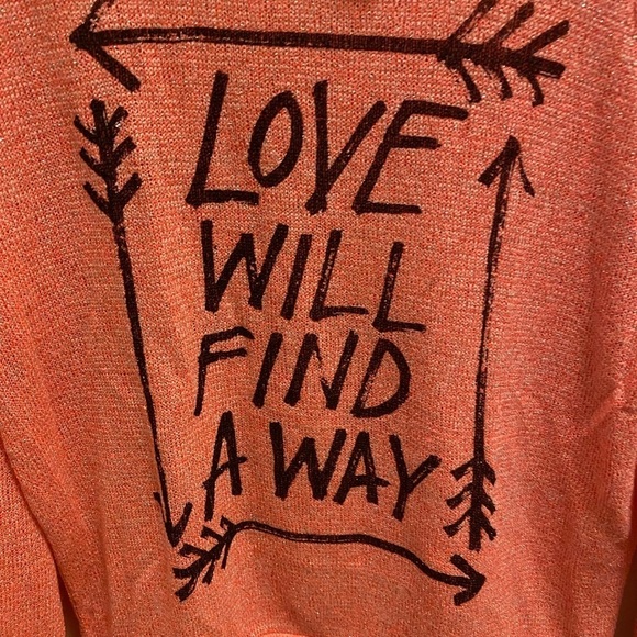 Stranded Pink Metallic “Love Will Find A Way” Long Sleeve Top Size Large NWOT - Picture 2 of 8